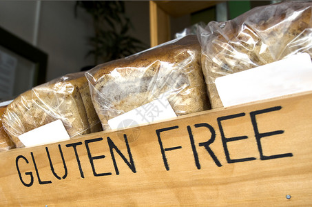 在一家销售Gluten免费食品的卫生食品店里展示的面包布图片