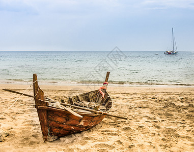 旧的海滩式渔船图片