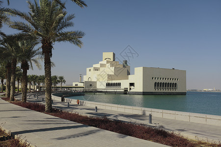 卡塔尔多哈的伊斯兰艺术博物馆收藏了几乎可以肯定是世界上最重要的伊斯兰文物收藏品该博物馆是随着财富的突飞猛进和对地理标志的利用背景图片