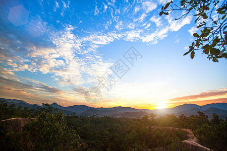 泰国北部与缅甸交界的山地景色校对P图片