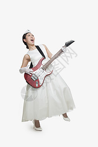 用摇滚吉他唱歌的公主图片