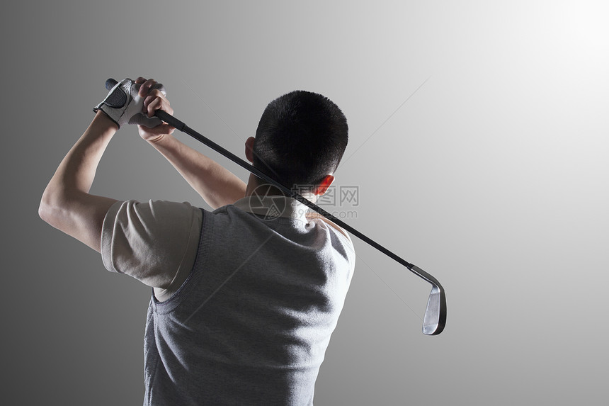 青年高尔夫球图片