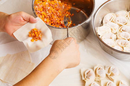 手工制作的饺子图片