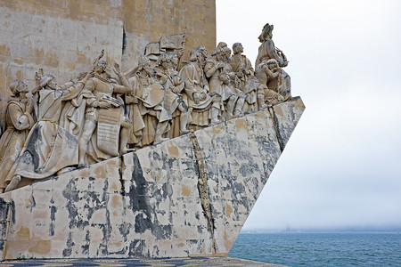 白石船塑造了葡萄牙著名的航海家和历史的发现者纪念碑图片