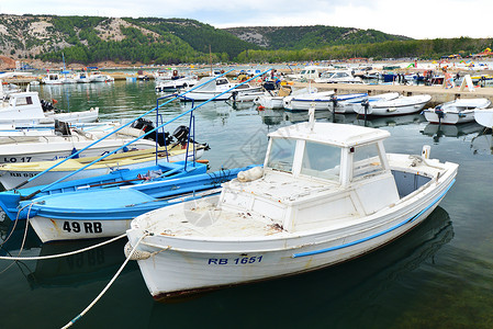 克罗地亚海岸的港口图片
