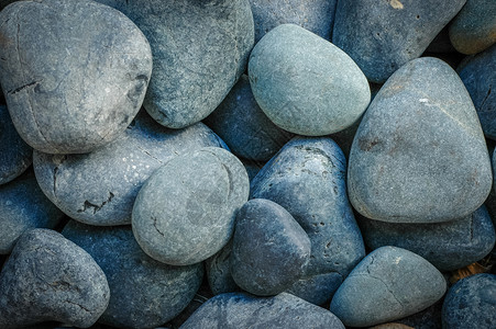 平滑岩石块或小石图片