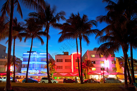 迈阿密海滩佛罗里达州酒店和餐厅在海洋大道的日落时分图片