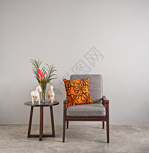 带花的客厅灰色软垫椅子图片