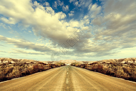 道路和沙漠地貌世界图片