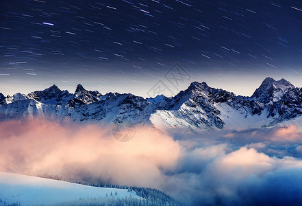 冬季山区风景的银河系欧洲创意拼图美图片