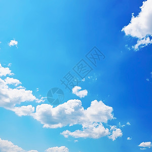 有柔软白云的天空图片