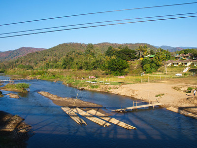 从泰国马洪儿子佩伊纪念桥上观看的Pai图片