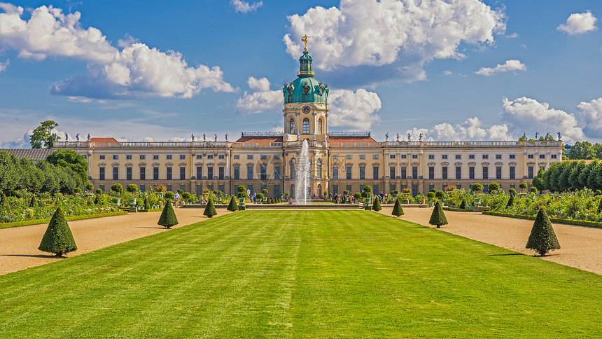 Charlottenburg夏洛滕堡宫在柏林有花园图片
