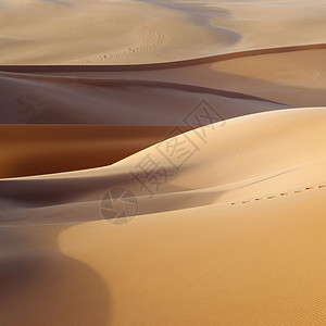 炎热沙漠中的沙丘地球上的全球气候变化图片