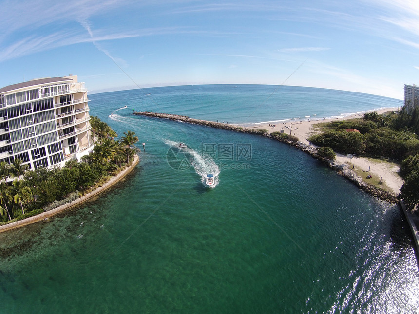在博卡拉顿空中观测附近佛罗里达海岸图片