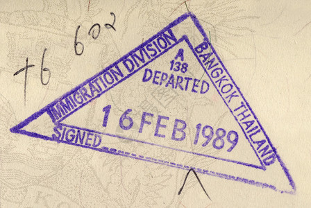 护照内页上的泰国移民印章或旅行许可请查看InfoFin背景图片