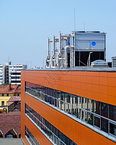 办公大楼顶部的空图片