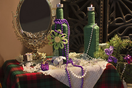 圣诞节和新年的装饰品包括圣诞树珠子图片