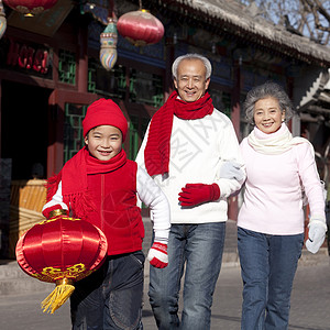 家庭庆祝新年图片