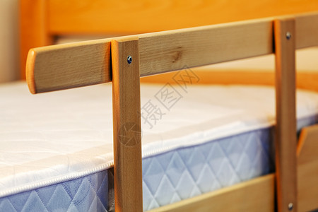 经典家具床细节在卧室图片