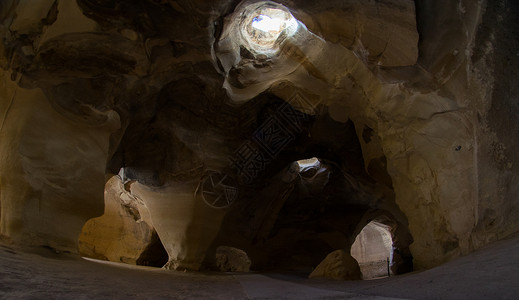 中东的手工和天然石洞背景图片