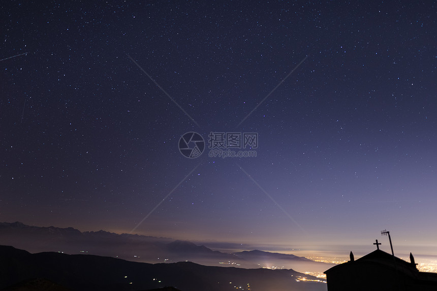 意大利阿尔卑斯山上的星空图片