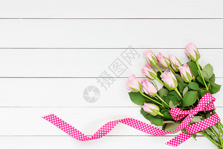 粉红色玫瑰的包束花图片