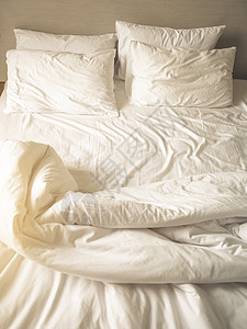 未制作的床铺顶视图床垫枕图片