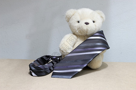 快乐的父亲节熊和黑色条纹领带图片