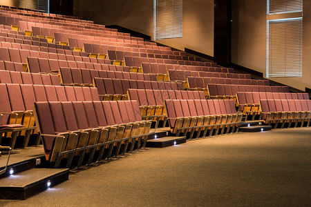 现代演讲厅礼堂的片段图片
