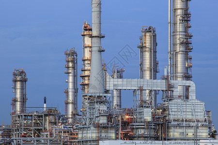 石油炼厂在石油化工业区图片