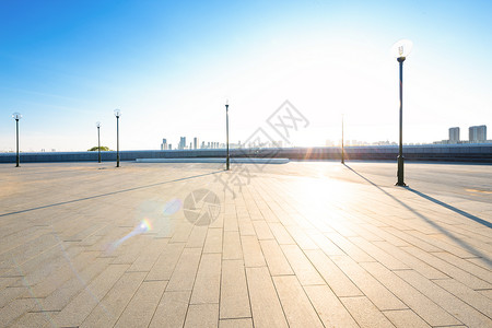 阳光下的哈尔滨空城广场背景图片