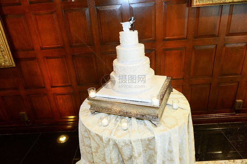 美丽又大美的婚礼蛋糕图片