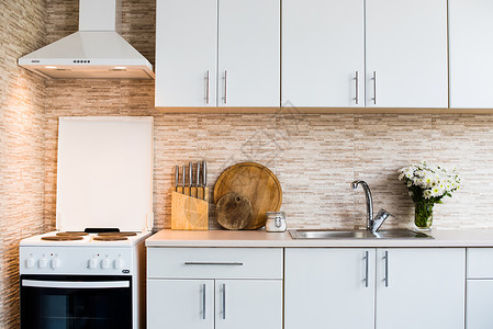 新的明亮白色厨房家居装饰家具和日图片