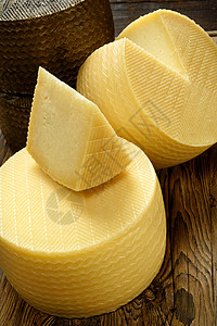 西班牙羊奶曼切戈奶酪图片