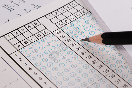 标准考试表格或答题纸答案纸集中在铅笔上带有空白答案的气泡答题纸学校考图片