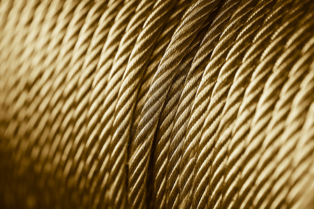 金色清洁新钢索丝或钢丝绳索吊筒图片