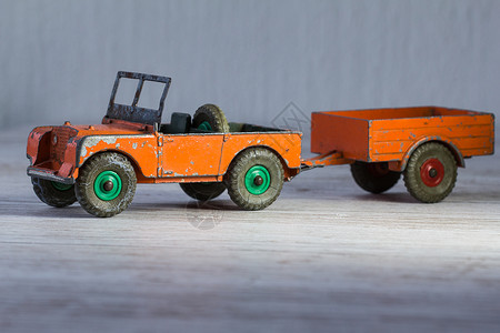 Rover号汽车的3个小型反转模型图片