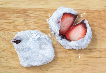 日本传统甜点草莓莫齐伊秋果戴福国或日本大米蛋糕高清图片
