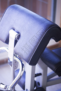 健身房健身机用于锻炼和抗力训练工图片