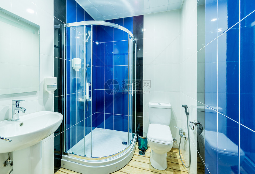 现代室内的浴室图片
