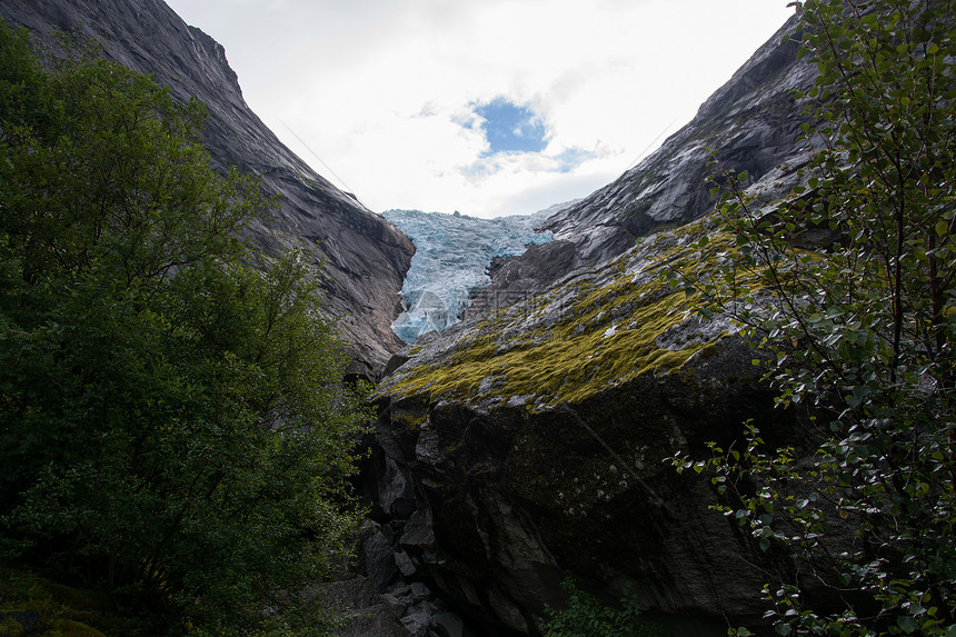 Briksdalsbreen是Jostedalsbreen冰川中最易接近和最知图片