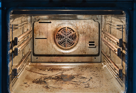 肮脏的露天烤炉杂乱不堪的厨房图片