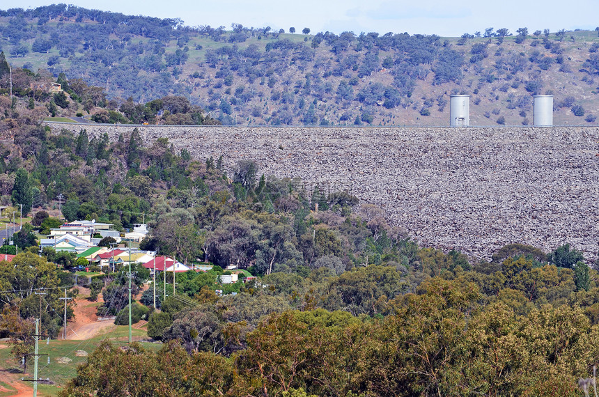 Wyangala镇位于澳大利亚新南威尔士州中西部地区Lachlan河谷的大坝图片