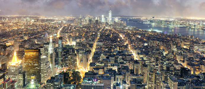晚上在纽约美国曼哈顿灯图片