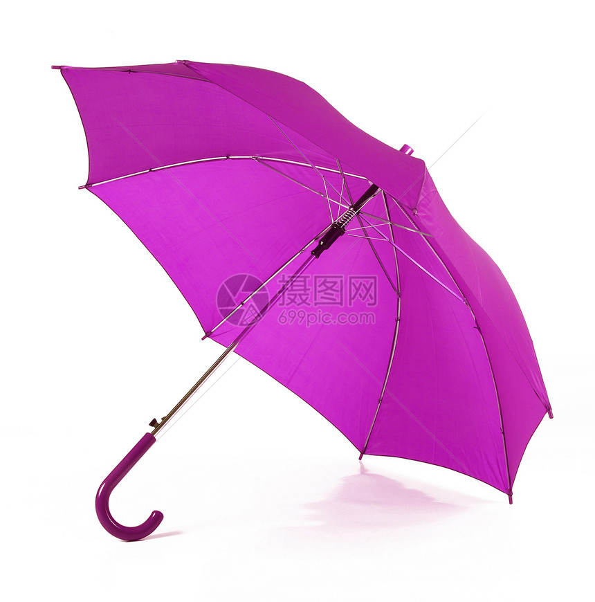 白色背景上孤立的紫色雨伞图片