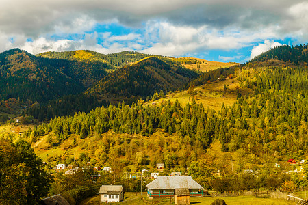 秋天的山村图片