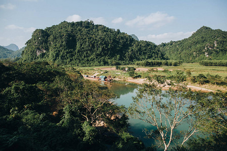 越南PhongNhaKeBang公园的美丽风景图片