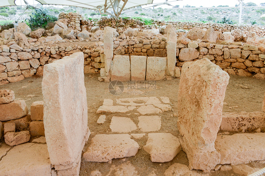 HagarQim在马耳他岛上发现的巨石寺院建筑群图片