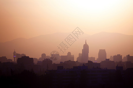 日落时智利圣地亚哥图片